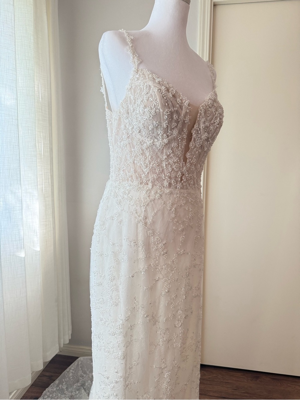Allure Bridals A1154 Spaghetti Strap Lace Sheath Wedding Dress Size 10 Sample - Picture 8 of 11